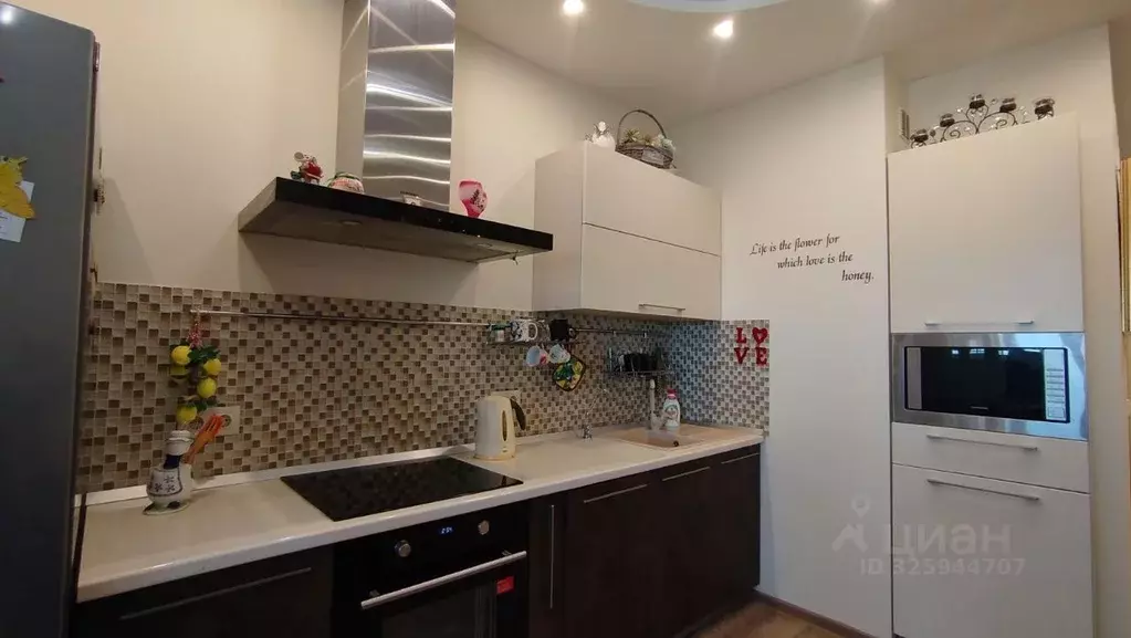 2-к кв. Волгоградская область, Волгоград ул. 8-й Воздушной Армии, 6А ... - Фото 2