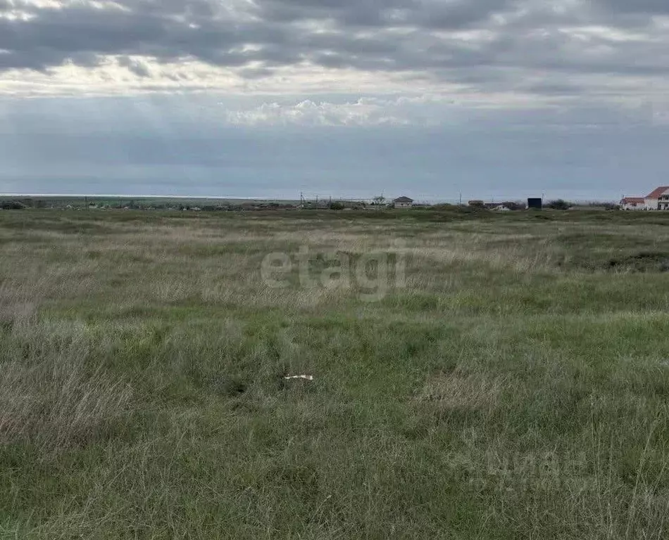 Участок в Крым, Ленинский район, Семисотское с/пос, с. Каменское ул. ... - Фото 1