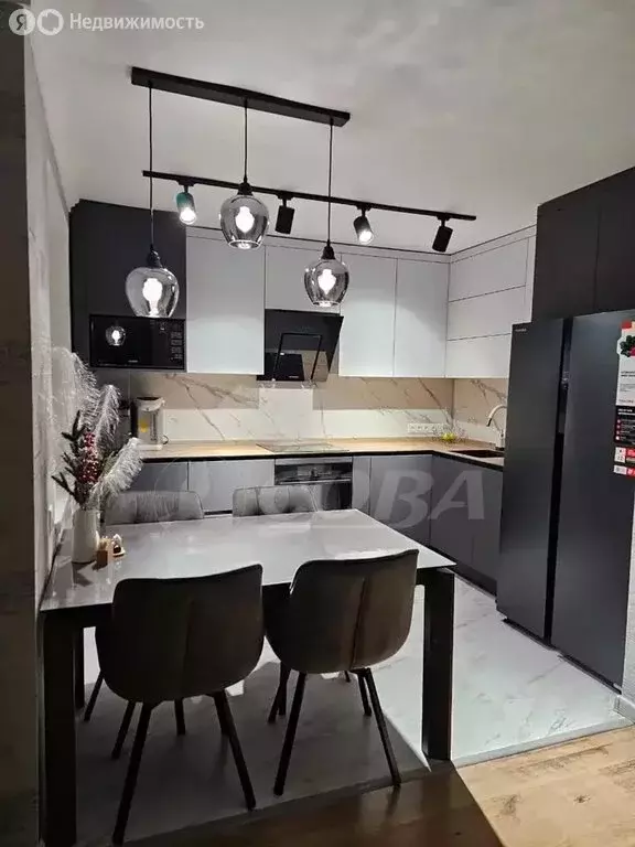 4-комнатная квартира: Тюмень, улица Елизарова, 8 (102.7 м) - Фото 1