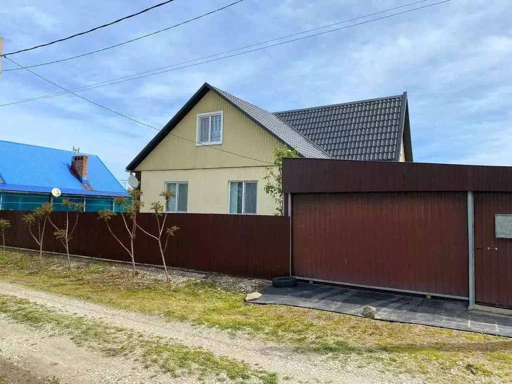 Дом в Краснодарский край, Крымск Южная ул. (78 м) - Фото 0