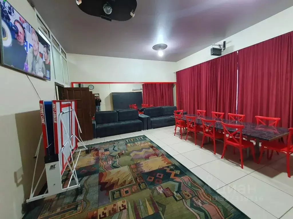 Дом в Астраханская область, Астрахань ул. Свердлова, 53 (180 м) - Фото 1