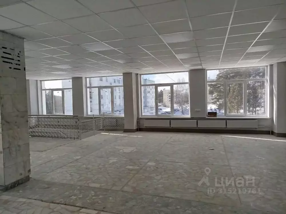 Помещение свободного назначения в Башкортостан, Межгорье ул. Ленина, 9 ... - Фото 0