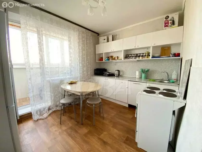 2-комнатная квартира: Тюмень, улица Николая Семёнова, 27к3 (63 м) - Фото 2