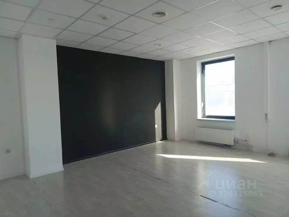 Помещение свободного назначения в Саха (Якутия), Якутск просп. Ленина, ... - Фото 1