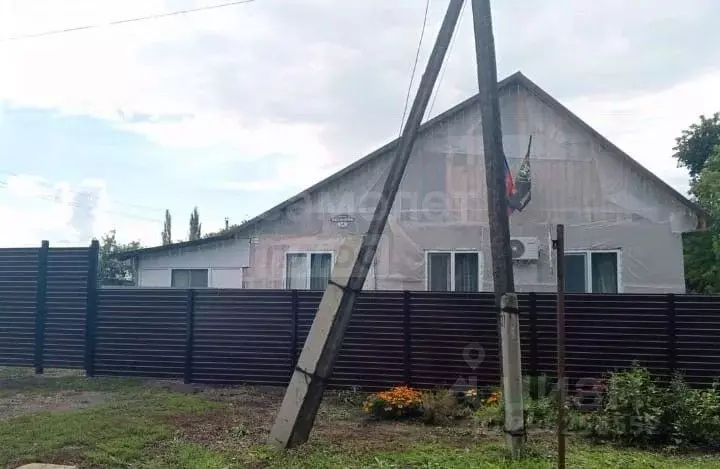 Дом в Оренбургская область, пос. Саракташ ул. Калинина, 1А (62 м) - Фото 0