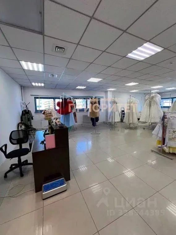 Торговая площадь в Саха (Якутия), Якутск ул. Рыдзинского, 24 (135 м) - Фото 1