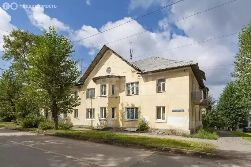 3-комнатная квартира: Пермь, улица Нефтяников, 14 (67 м) - Фото 0