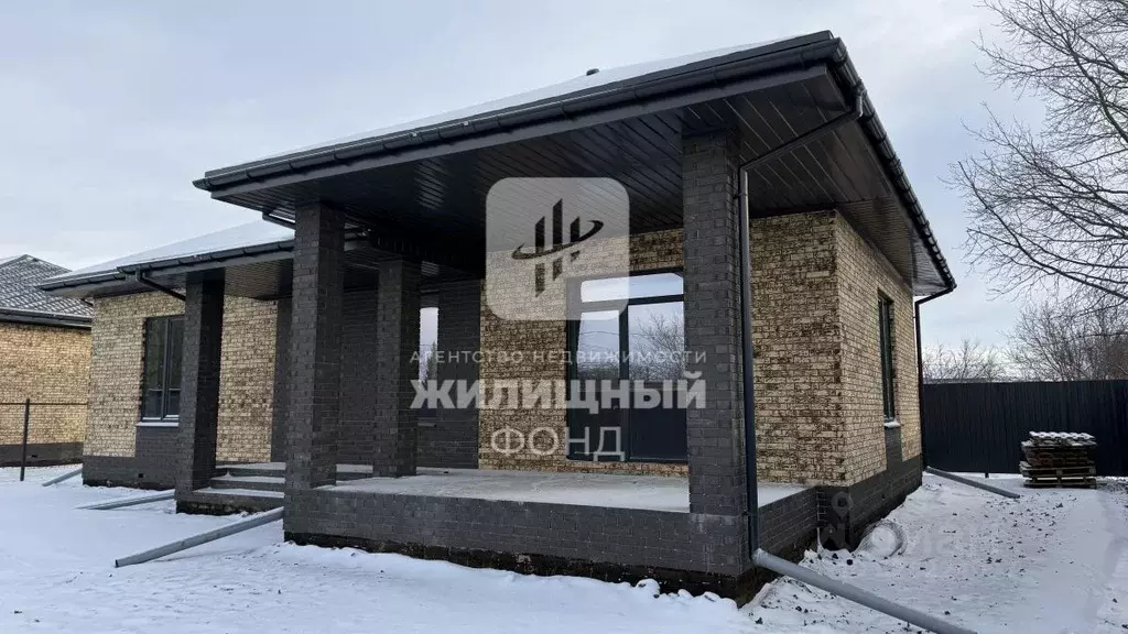 Дом в Саратовская область, Энгельсский район, Красноярское ... - Фото 1