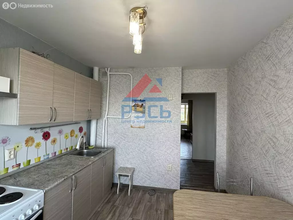 3-комнатная квартира: Челябинск, улица Сони Кривой, 26 (65 м) - Фото 1