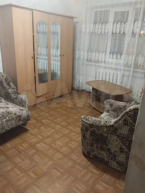 Комната 15 м в 5-к., 2/2 эт. - Фото 1