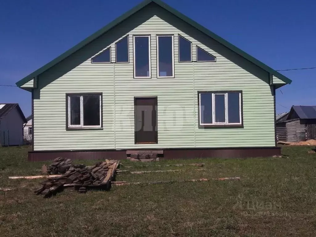 Дом в Вологодская область, с. Сямжа ул. Оштинская, 10 (205 м) - Фото 1