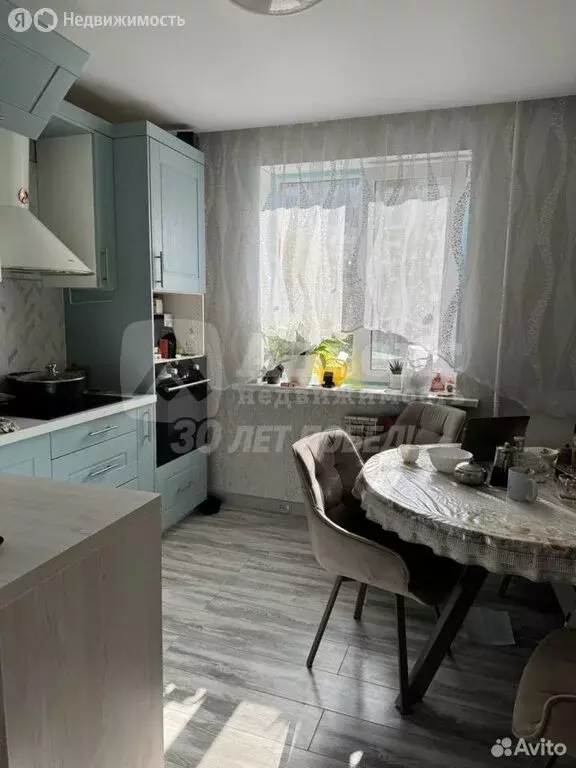 2-комнатная квартира: Тюмень, улица Мельникайте, 127А (50.9 м) - Фото 1