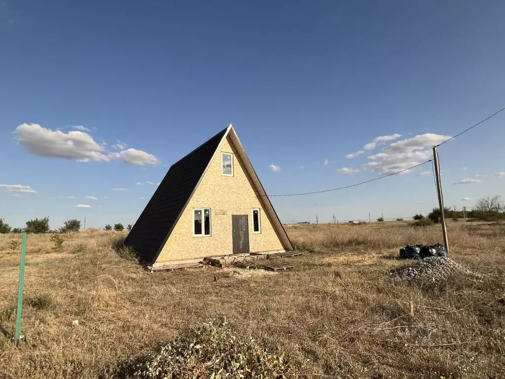 Дом в Волгоградская область, Волжский пос. Краснооктябрьский, ул. Зои ... - Фото 1