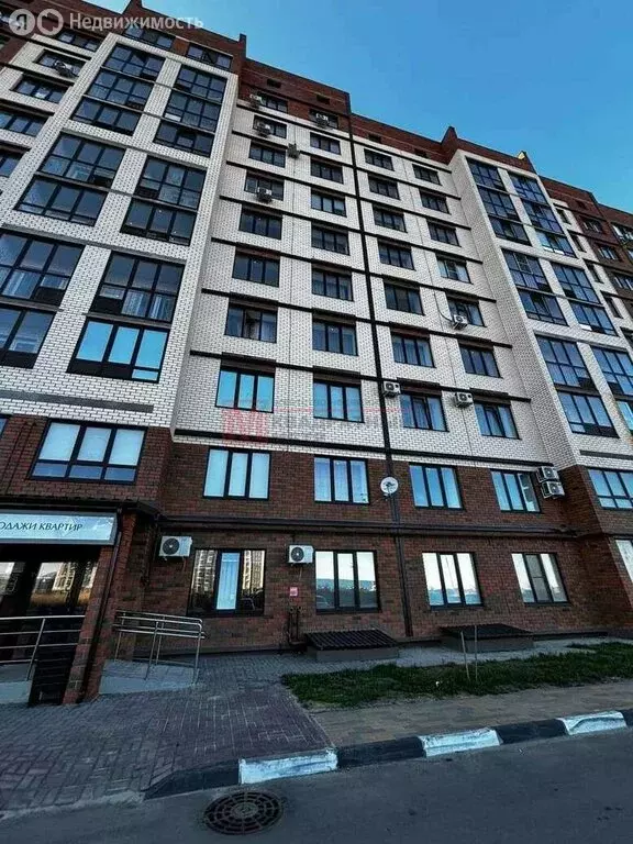 3-комнатная квартира: Старый Оскол, микрорайон Центральный, 4 (68.6 м) - Фото 1