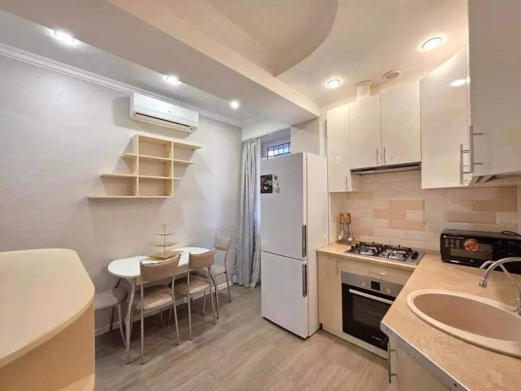 2-к кв. Краснодарский край, Сочи Молодогвардейская ул., 2/46 (50.0 м) - Фото 2