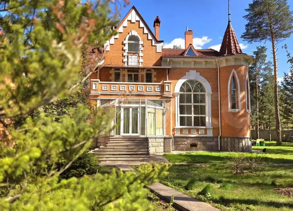 Дом 1021 м на участке 58 сот. - Фото 0