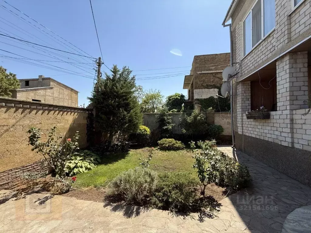 Дом в Крым, Сакский район, с. Лесновка ул. Молодежная, 17 (185 м) - Фото 1