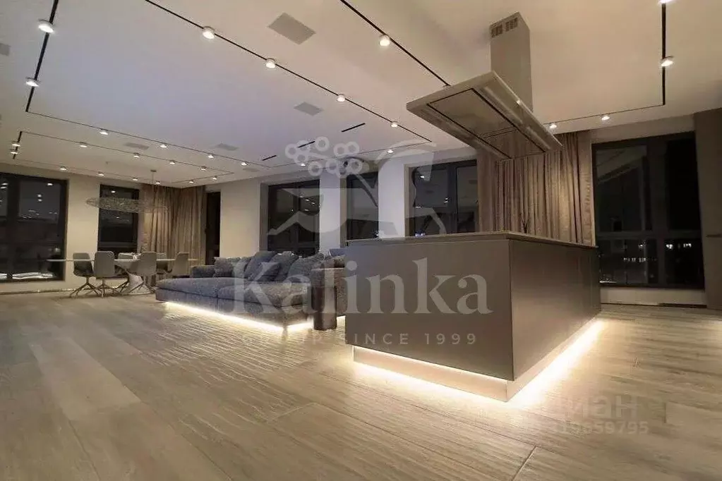 Квартира, 4 комнаты, 233 м - Фото 0