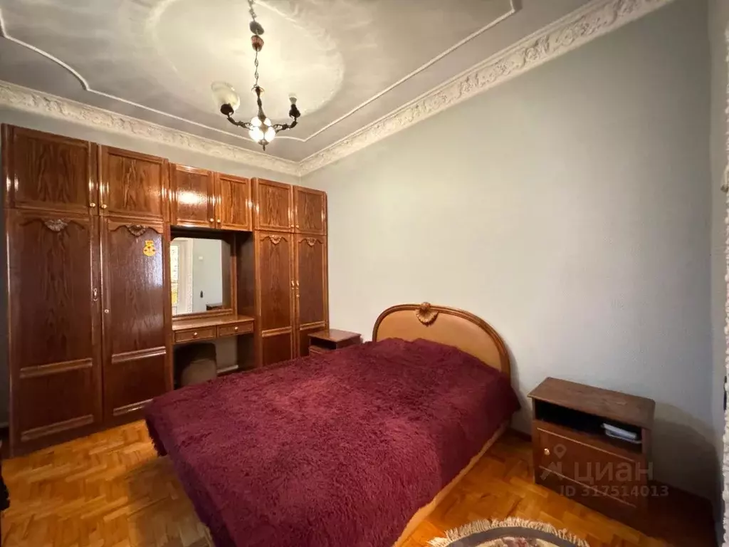 Дом в Кабардино-Балкария, Нальчик ул. Братьев Кардановых, 19 (179 м) - Фото 0