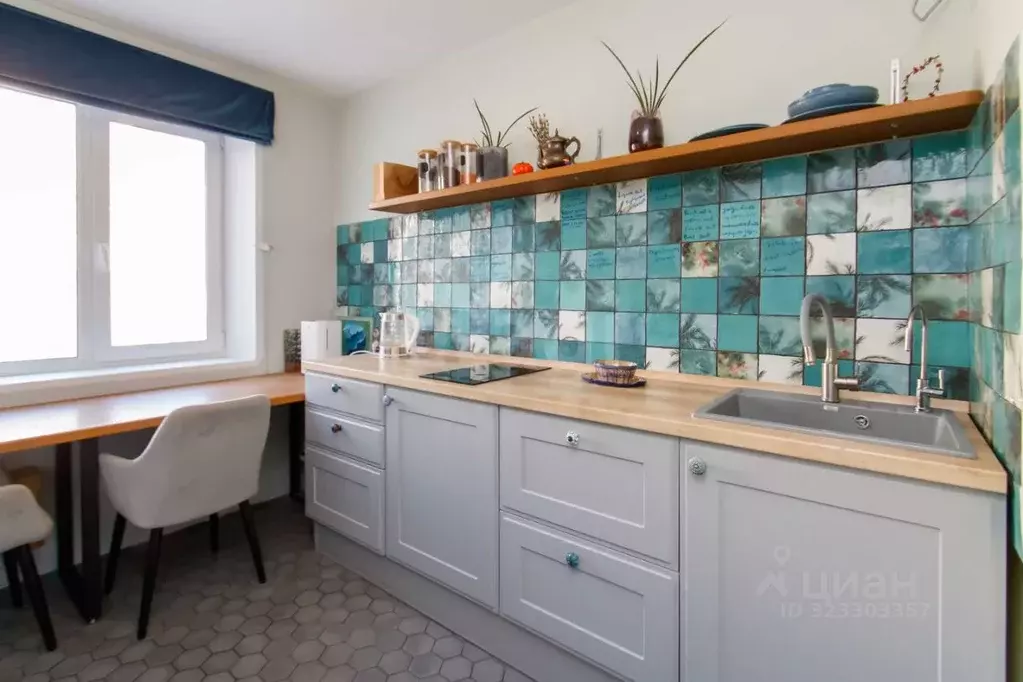 3-к кв. Тюменская область, Тюмень ул. Мельникайте, 127а (70.1 м) - Фото 1