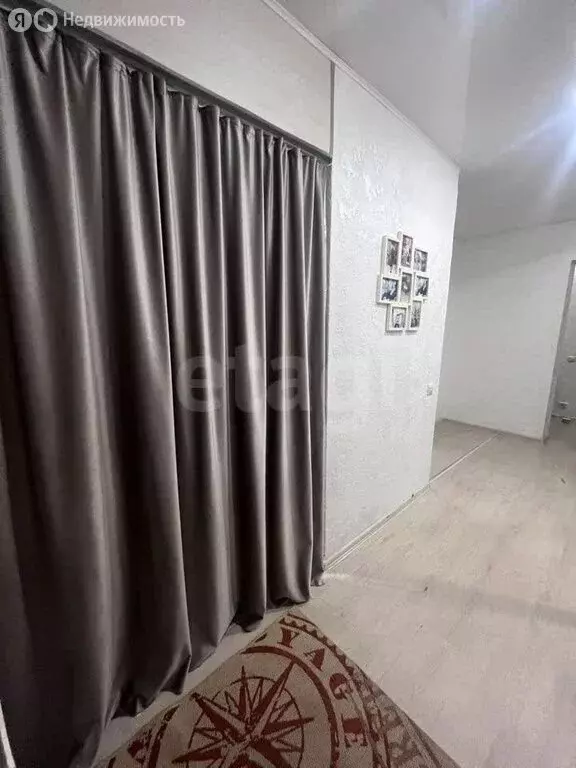 3-комнатная квартира: Омск, улица 12 Декабря, 107 (64.1 м) - Фото 2