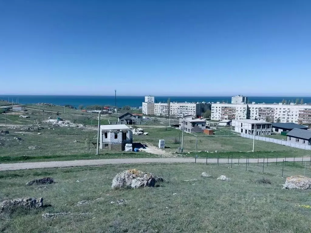 Участок в Крым, Щелкино Ленинский район, ул. Феодосийская (10.0 сот.) - Фото 1