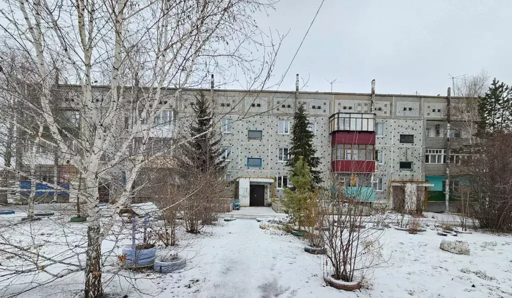 3-к кв. Омская область, Калачинский район, Воскресенское с/пос, с. ... - Фото 1