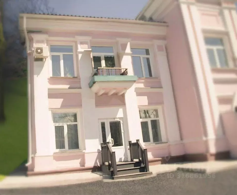 Комната Приморский край, Владивосток ул. Коммунаров, 27 (10.0 м) - Фото 0