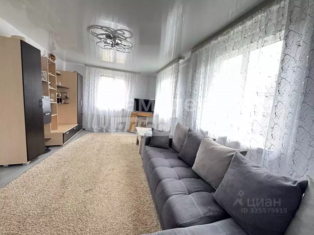 Дом в Оренбургская область, Тоцкий район, Погроминский сельсовет, с. ... - Фото 1