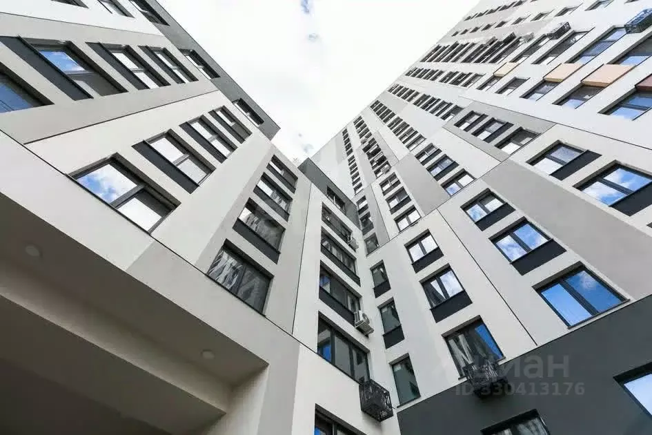 2-к кв. Тюменская область, Тюмень ул. 50 лет Октября, 57В (80.0 м) - Фото 1