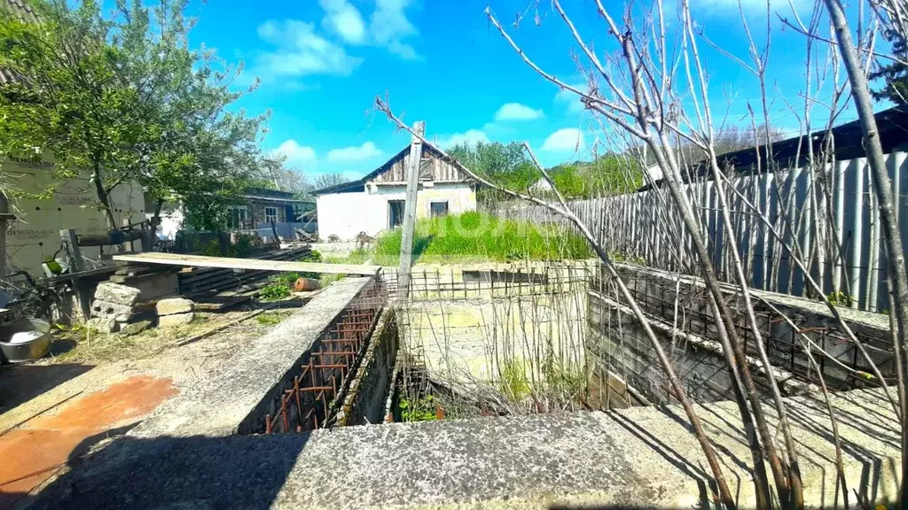 Участок в Краснодарский край, Крымск ул. Луначарского (6.0 сот.) - Фото 0