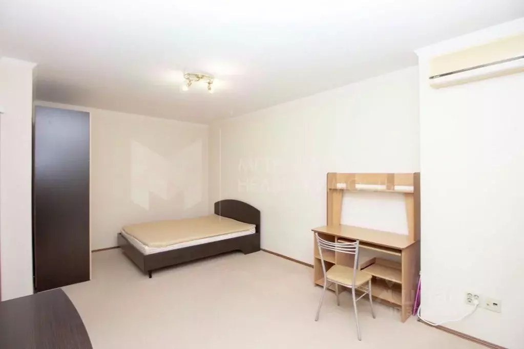 1-к кв. Тюменская область, Тюмень ул. 50 лет Октября, 3к1 (49.0 м) - Фото 1