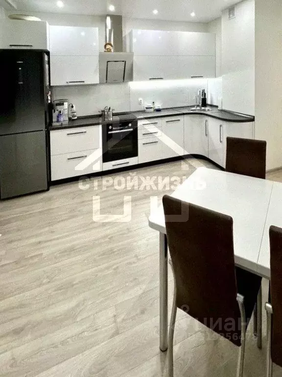2-к кв. Свердловская область, Екатеринбург ул. Репина, 52 (65.5 м) - Фото 1