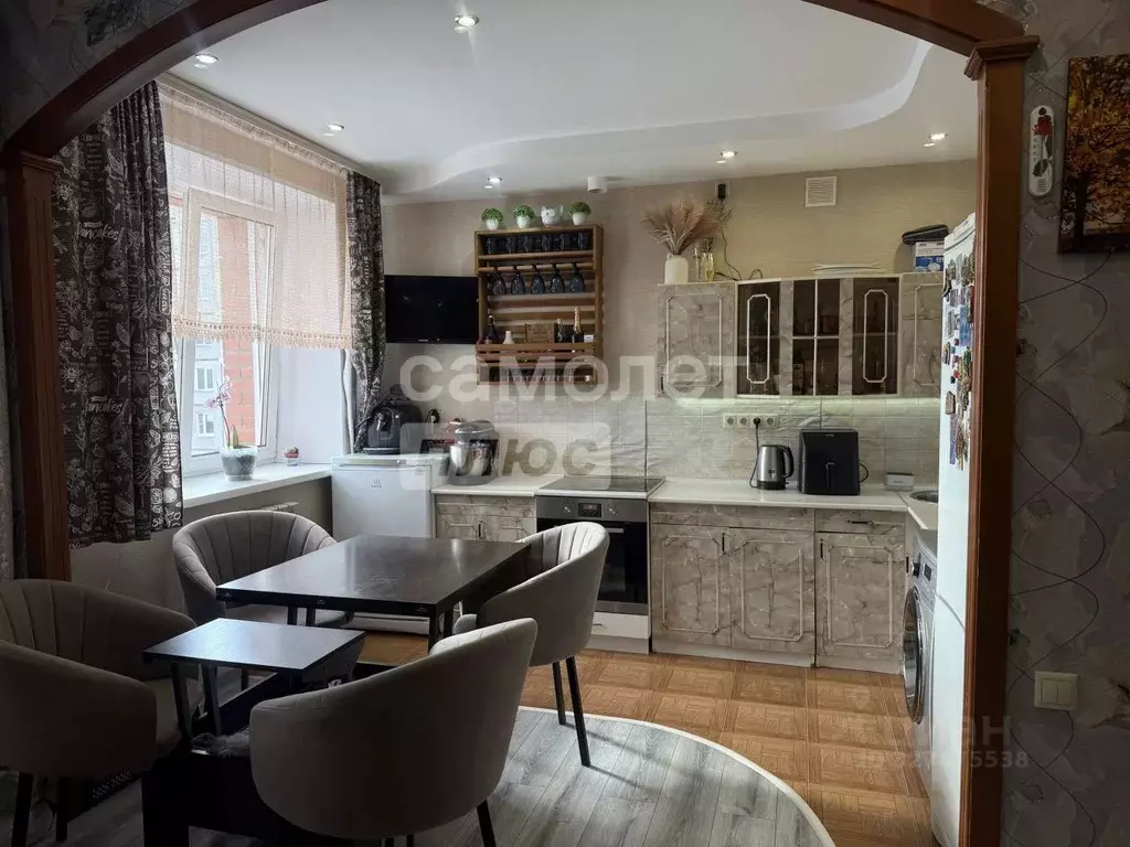 Студия Омская область, Омск Заозерный мкр, ул. Бородина, 6к1 (36.21 м) - Фото 2