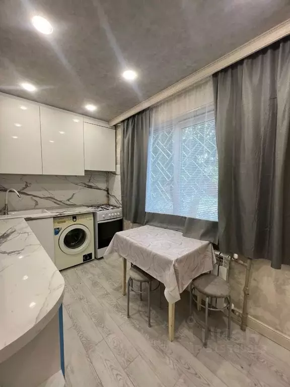 2-к кв. Северная Осетия, Владикавказ ул. Академика Шегрена, 4 (50.0 м) - Фото 0