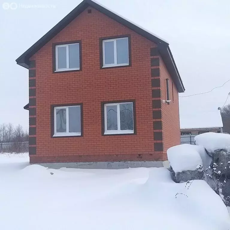 Дом в Бессоновский район, село Ухтинка, улица Ухтинка (120 м) - Фото 1