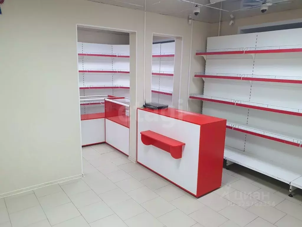 Торговая площадь в Коми, Усинск Комсомольская ул., 7 (51 м) - Фото 1