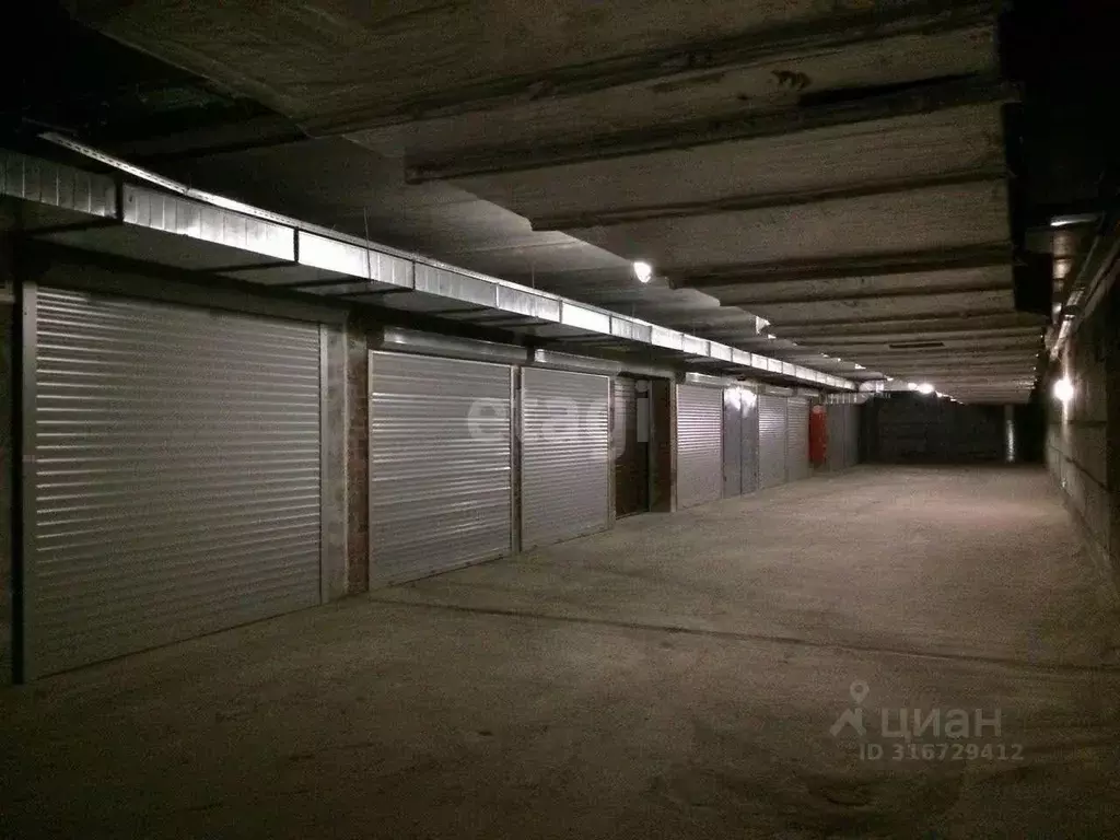 Гараж в Свердловская область, Екатеринбург ул. Белинского, 137 (17 м) - Фото 0