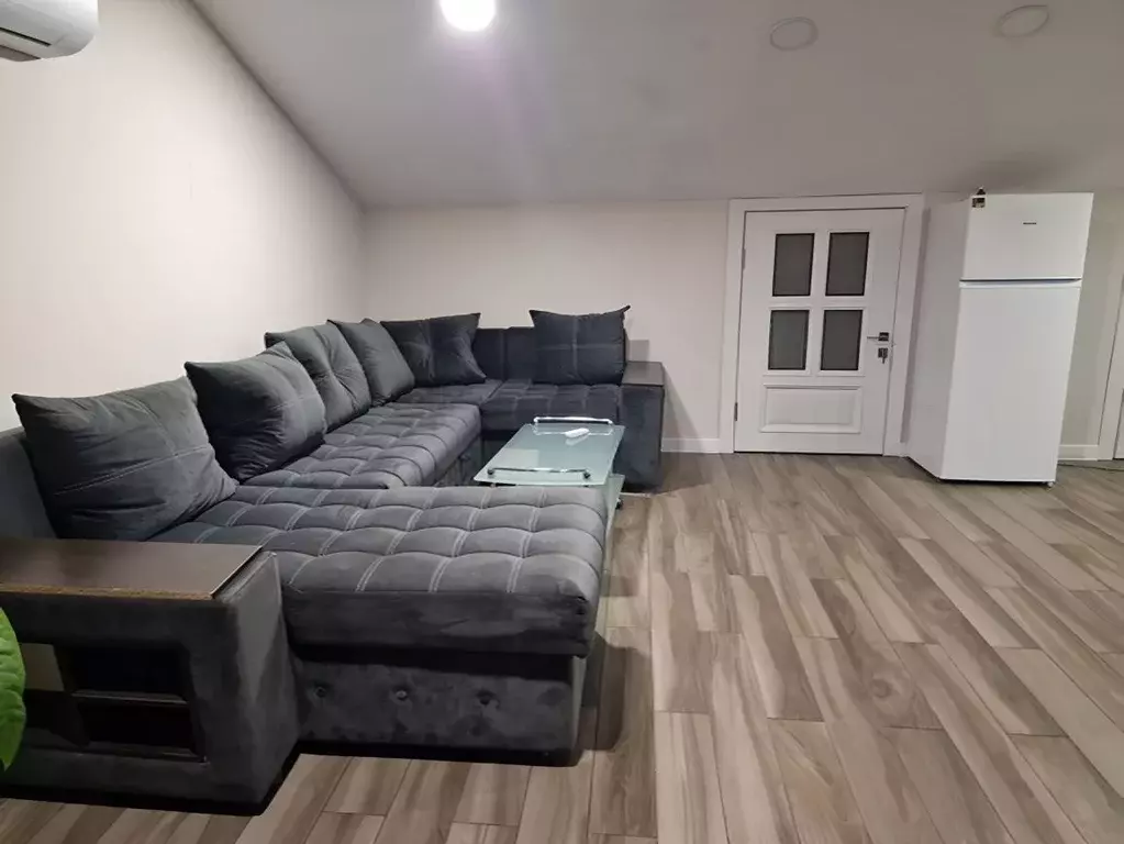 2-к кв. Ставропольский край, Пятигорск ул. 50 лет ВЛКСМ, 160 (100.0 м) - Фото 1