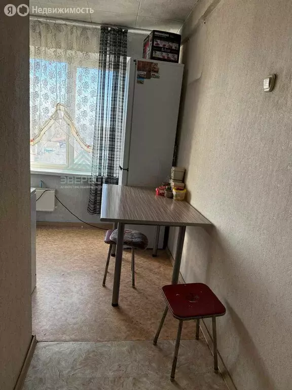 3-комнатная квартира: Абакан, улица Пушкина, 1 (55 м) - Фото 2