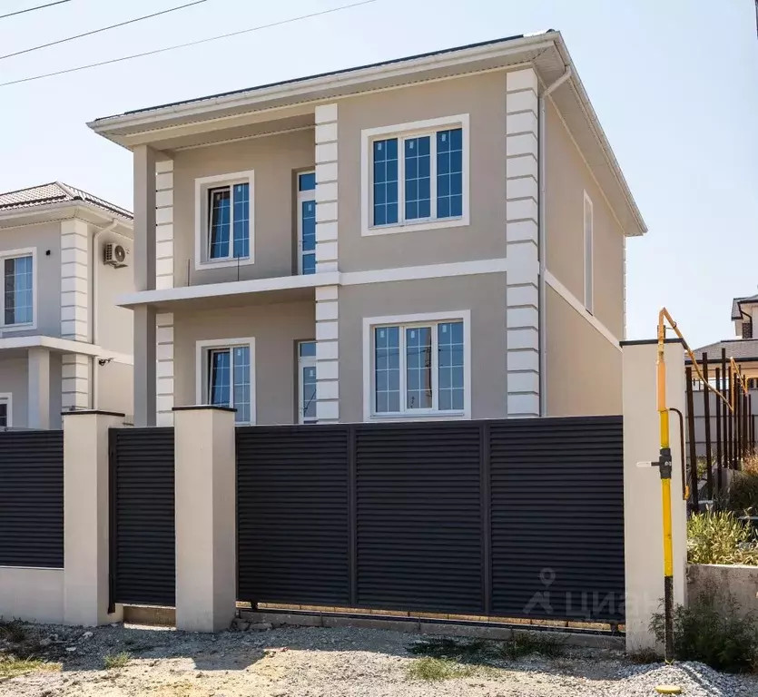 Дом в Краснодарский край, Новороссийск ул. Атамана Д. Одинцова (160 м) - Фото 1