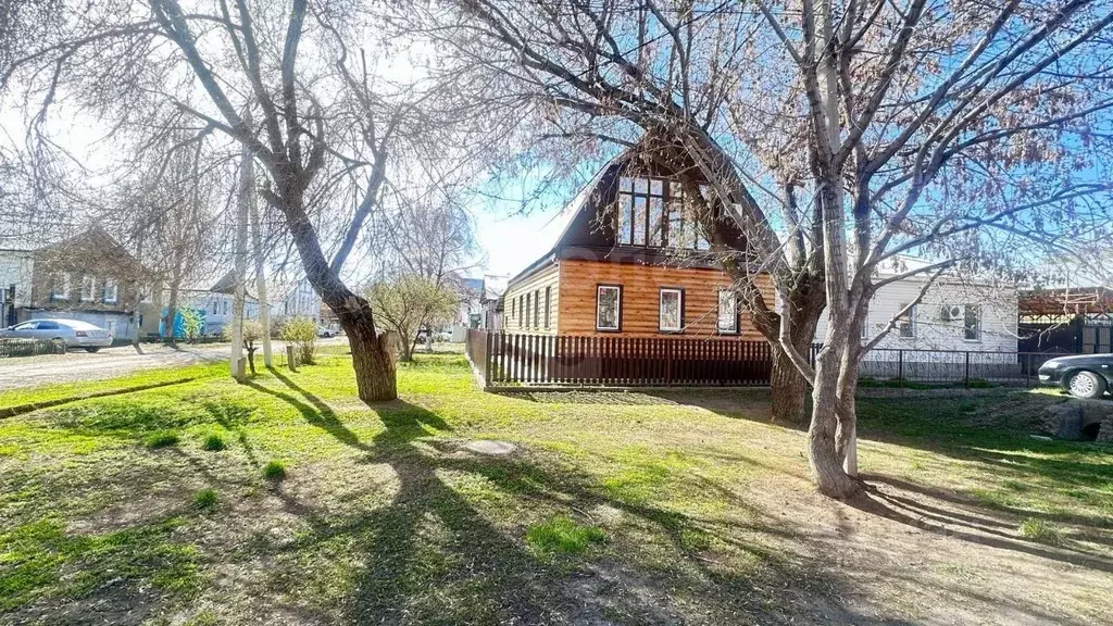 Дом в Оренбургская область, Оренбург ул. Парижской Коммуны, 88 (130 м) - Фото 1