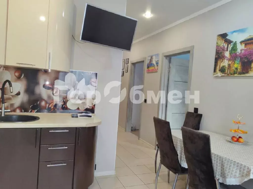 Продается 2-комнатная квартира - Фото 1