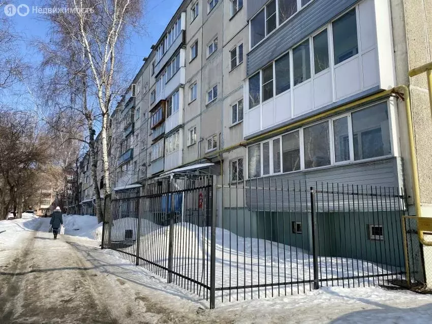 2-комнатная квартира: Курган, улица Карла Маркса, 13 (50 м) - Фото 1