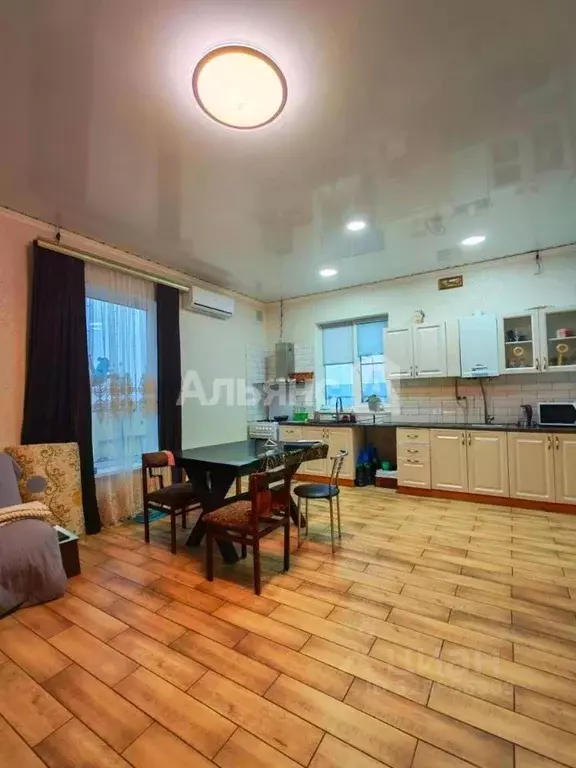 Дом в Краснодарский край, Усть-Лабинск ул. Маяковского (101 м) - Фото 1