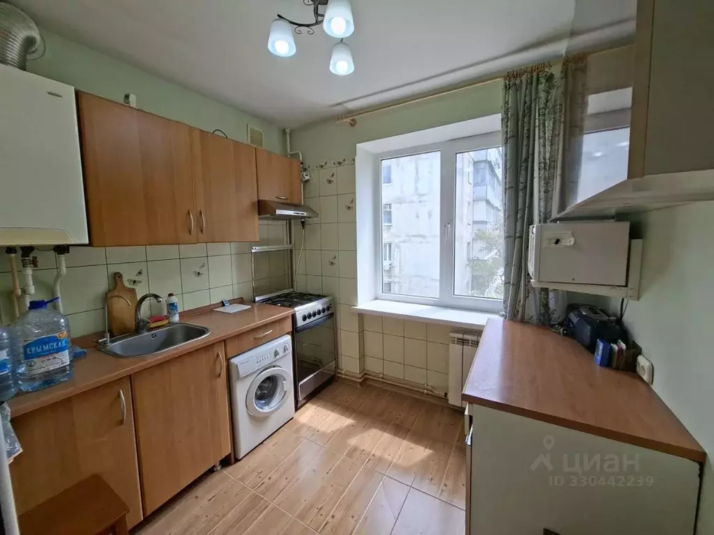 3-к кв. Крым, Феодосия ул. Караимская, 4 (56.0 м) - Фото 1