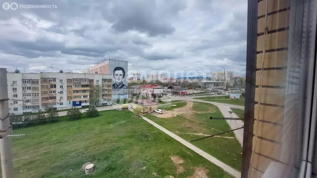 2-комнатная квартира: Элиста, 9-й микрорайон, 6 (61.8 м) - Фото 0