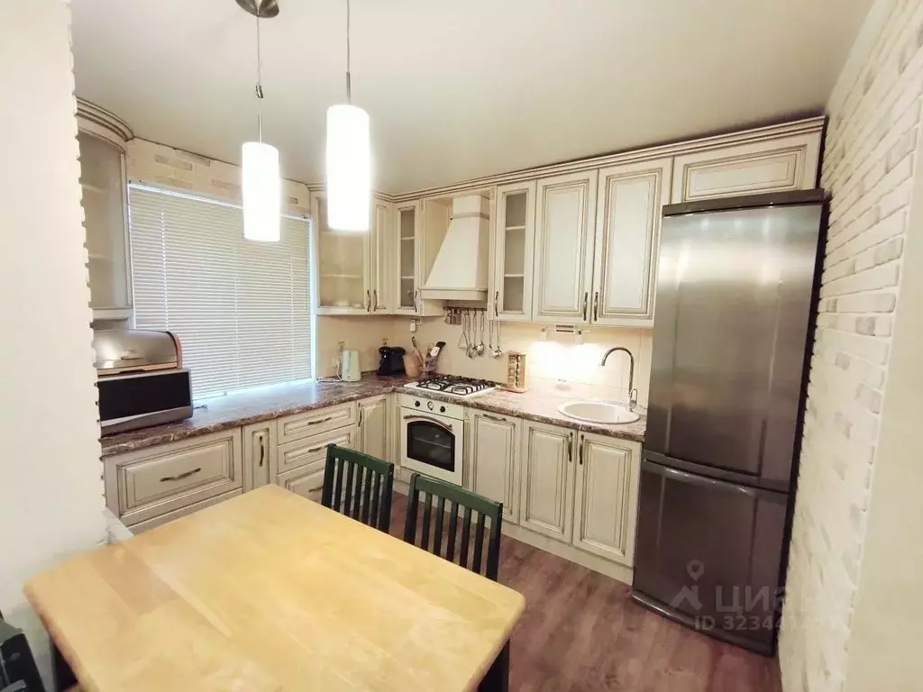 2-к кв. Пензенская область, Пенза ул. Антонова, 15 (69.0 м) - Фото 1