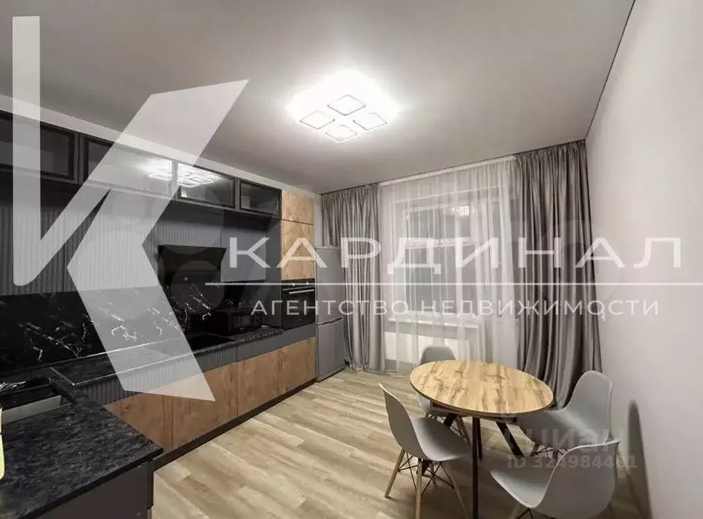 2-к кв. Белгородская область, Старый Оскол Степной мкр, 1 (80.0 м) - Фото 2