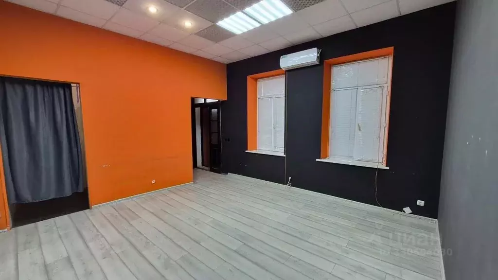 Офис в Северная Осетия, Владикавказ ул. Цаголова, 19 (30 м) - Фото 1